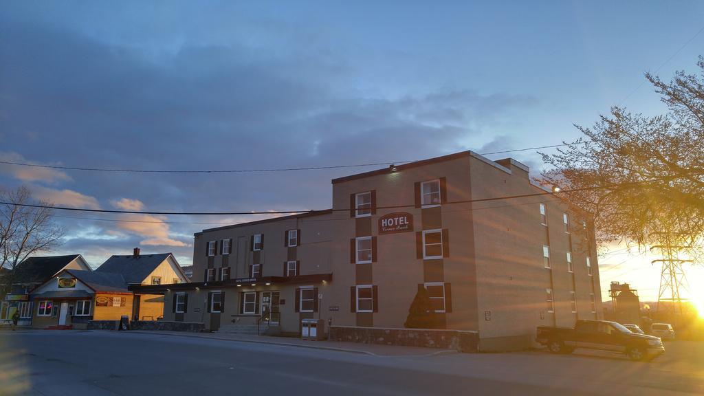 Historic Hotel Corner Brook Esterno foto